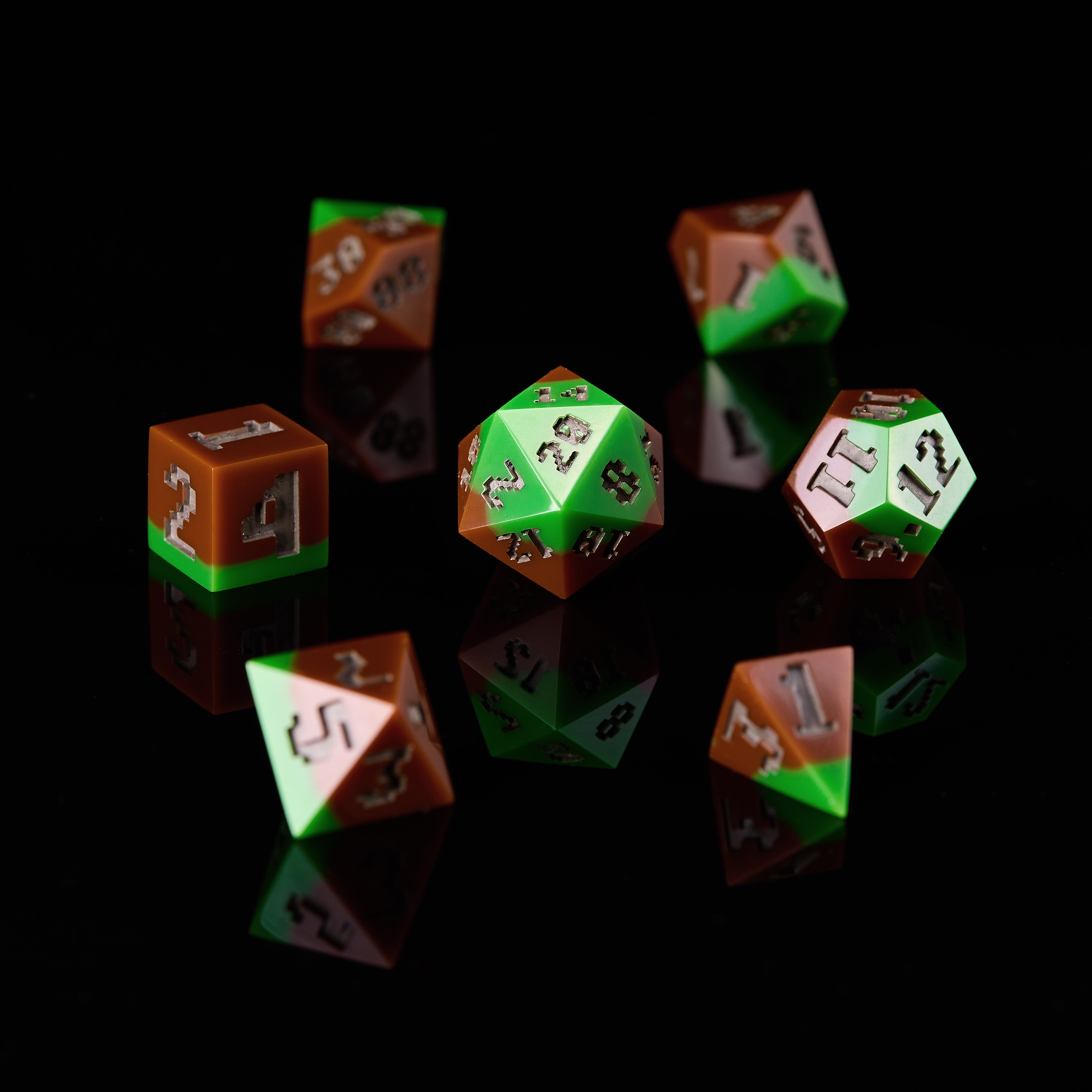 Grass Block Style DND Dice Set